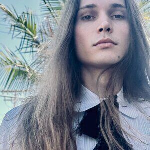 GUCCI BUTTONW DOWN WITH RUFFLES